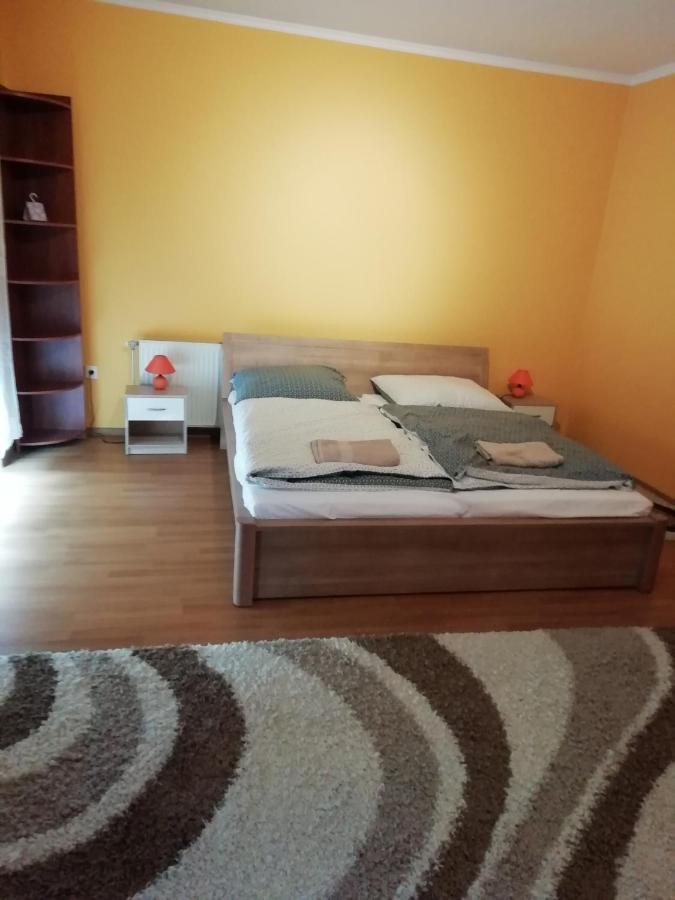 Rokus Apartman Lejlighed Szeged Eksteriør billede